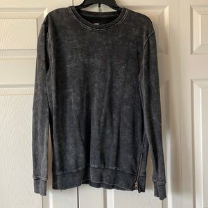 Long sleeve acid washed black long sleeve crew